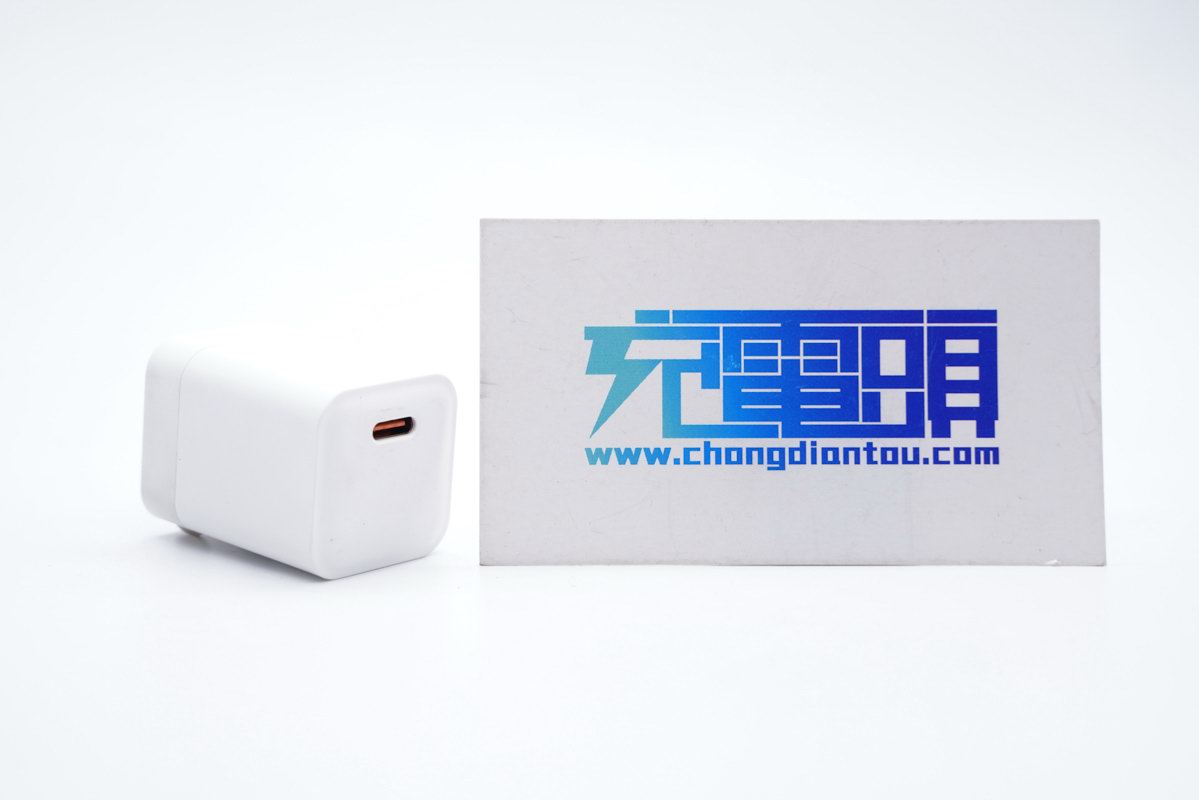 华科生推出两款20W迷你充电器，适合不同群体需求-充电头网