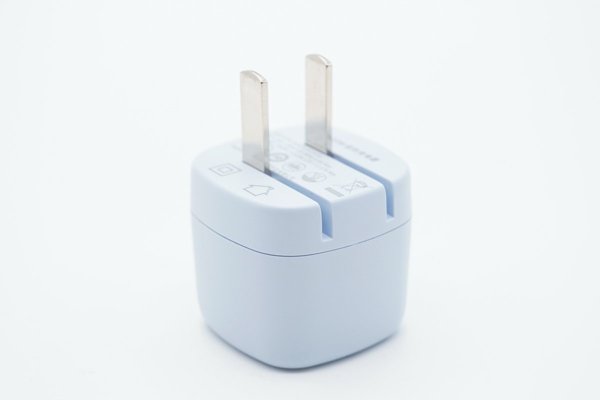 华科生推出20W迷你充，小巧便携，适配iPhone系列使用-充电头网