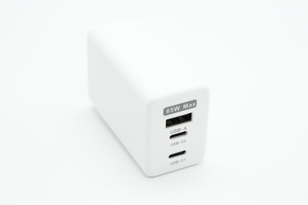 拆解报告:HKS华科生65W 2C1A快充充电器-充电头网