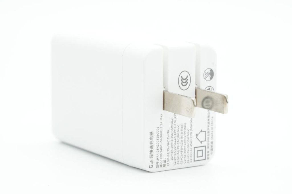 拆解报告：HKS华科生65W 2C1A快充充电器-充电头网