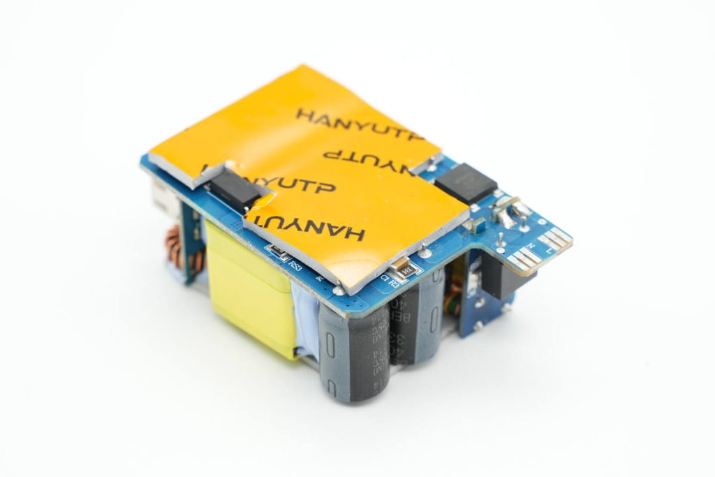 拆解报告：HKS华科生65W 2C1A快充充电器-充电头网