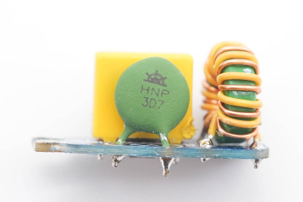 拆解报告：HKS华科生65W 2C1A快充充电器-充电头网