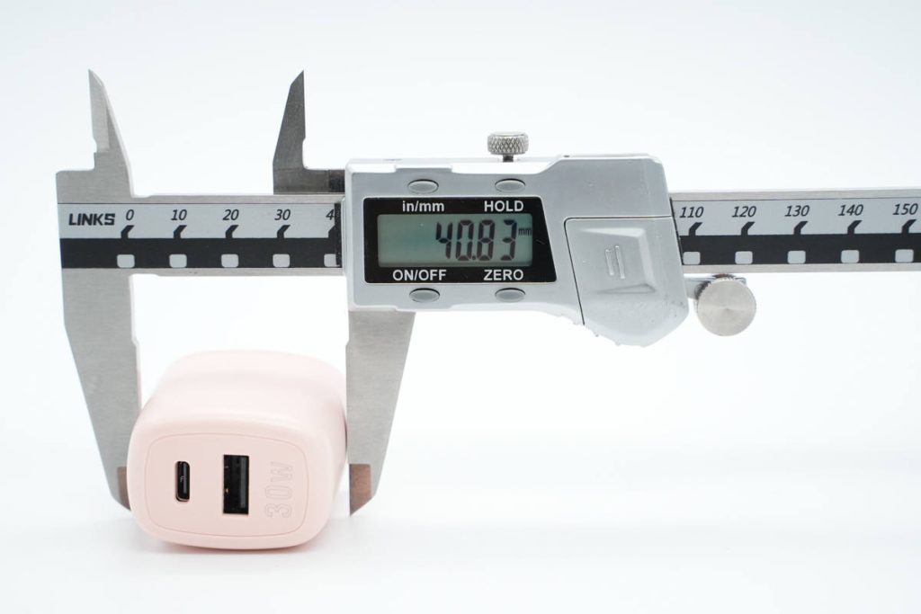 拆解报告:HKS华科生30W 1A1C氮化镓充电器-充电头网