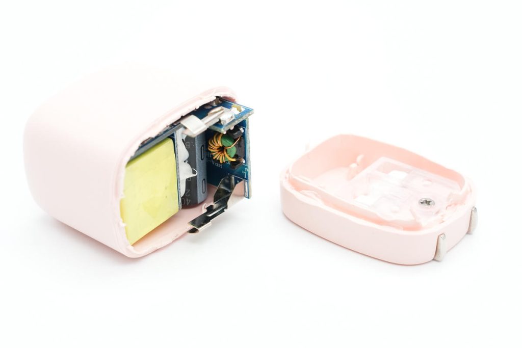 拆解报告:HKS华科生30W 1A1C氮化镓充电器-充电头网