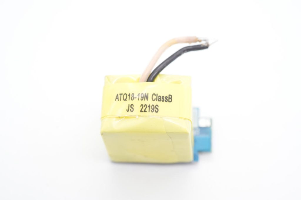 拆解报告:HKS华科生30W 1A1C氮化镓充电器-充电头网