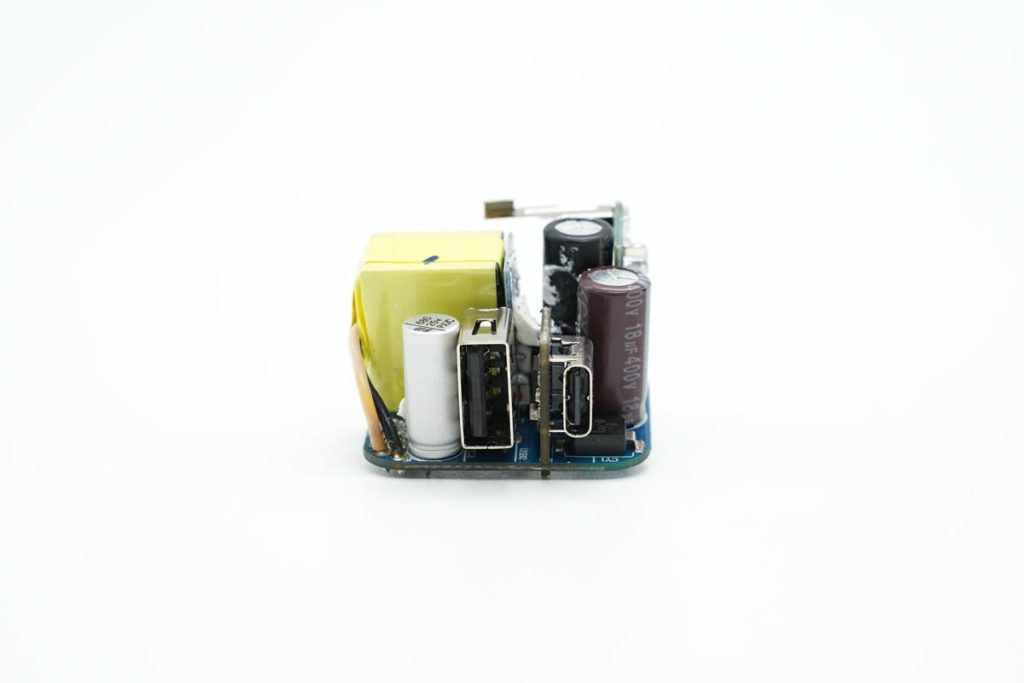 拆解报告:HKS华科生30W 1A1C氮化镓充电器-充电头网