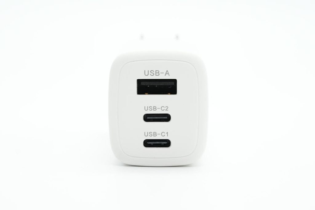 拆解报告：HKS华科生65W 2C1A氮化镓快充充电器-充电头网