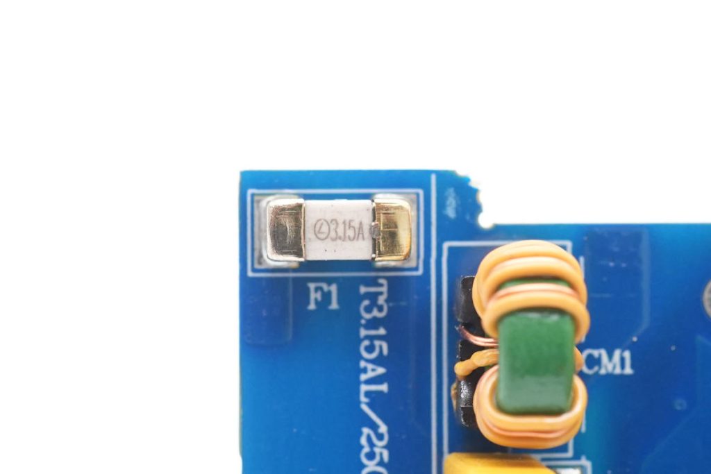 拆解报告：HKS华科生65W 2C1A氮化镓快充充电器-充电头网