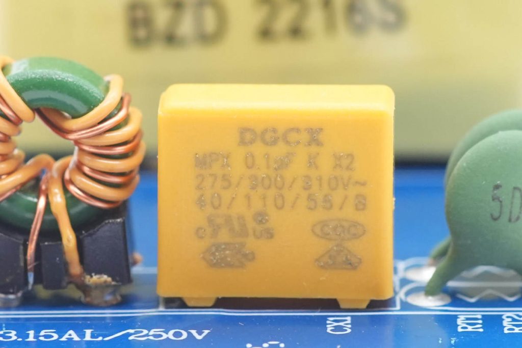 拆解报告：HKS华科生65W 2C1A氮化镓快充充电器-充电头网