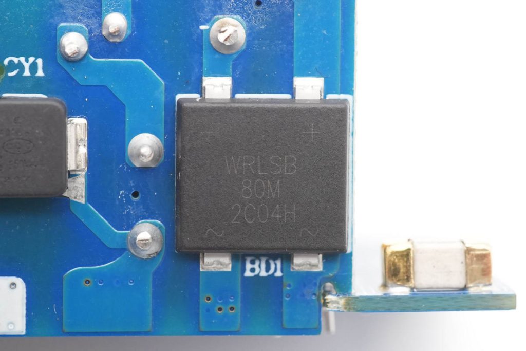 拆解报告：HKS华科生65W 2C1A氮化镓快充充电器-充电头网