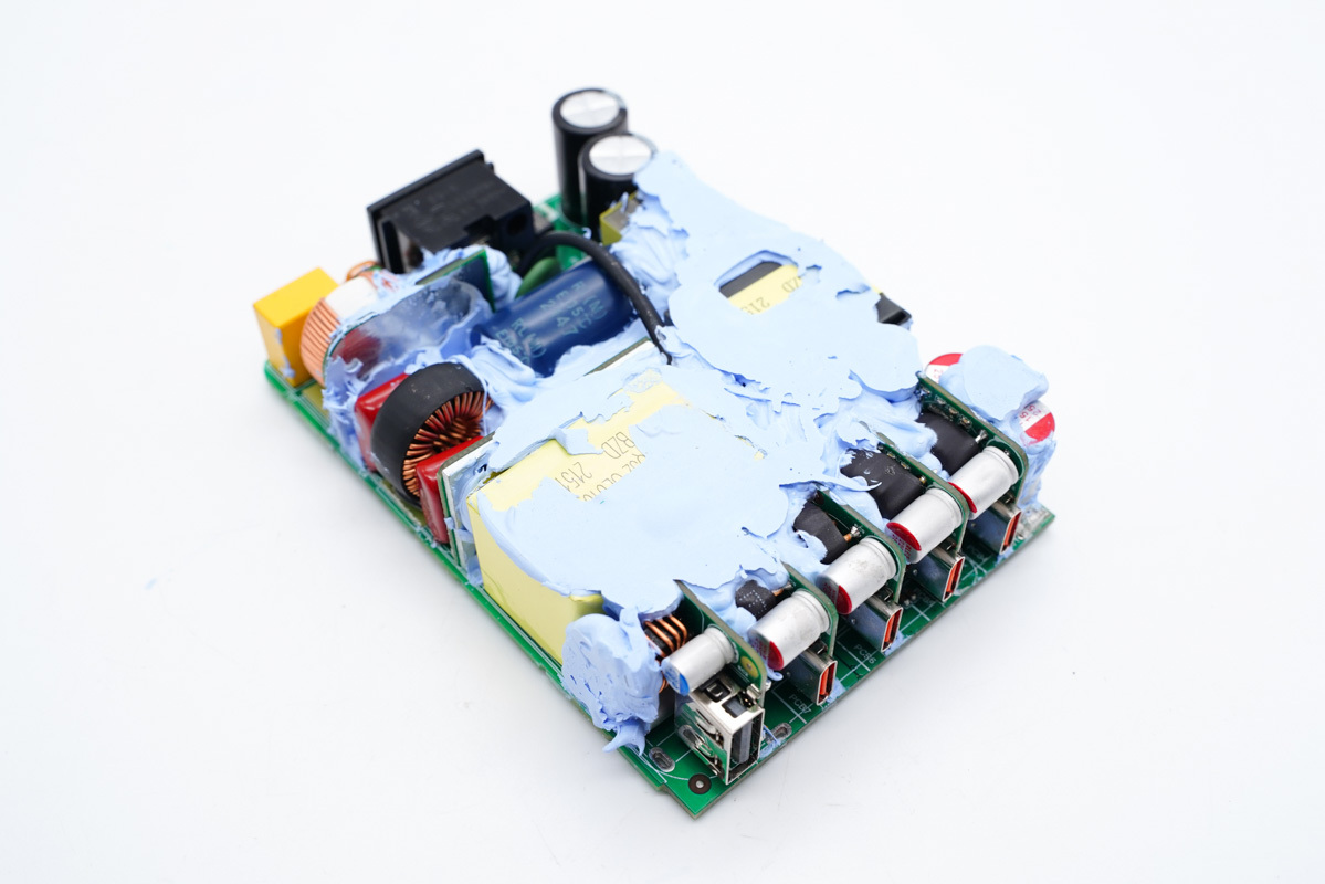拆解报告：华科生 230W 4C1A氮化镓桌面充GE510-充电头网