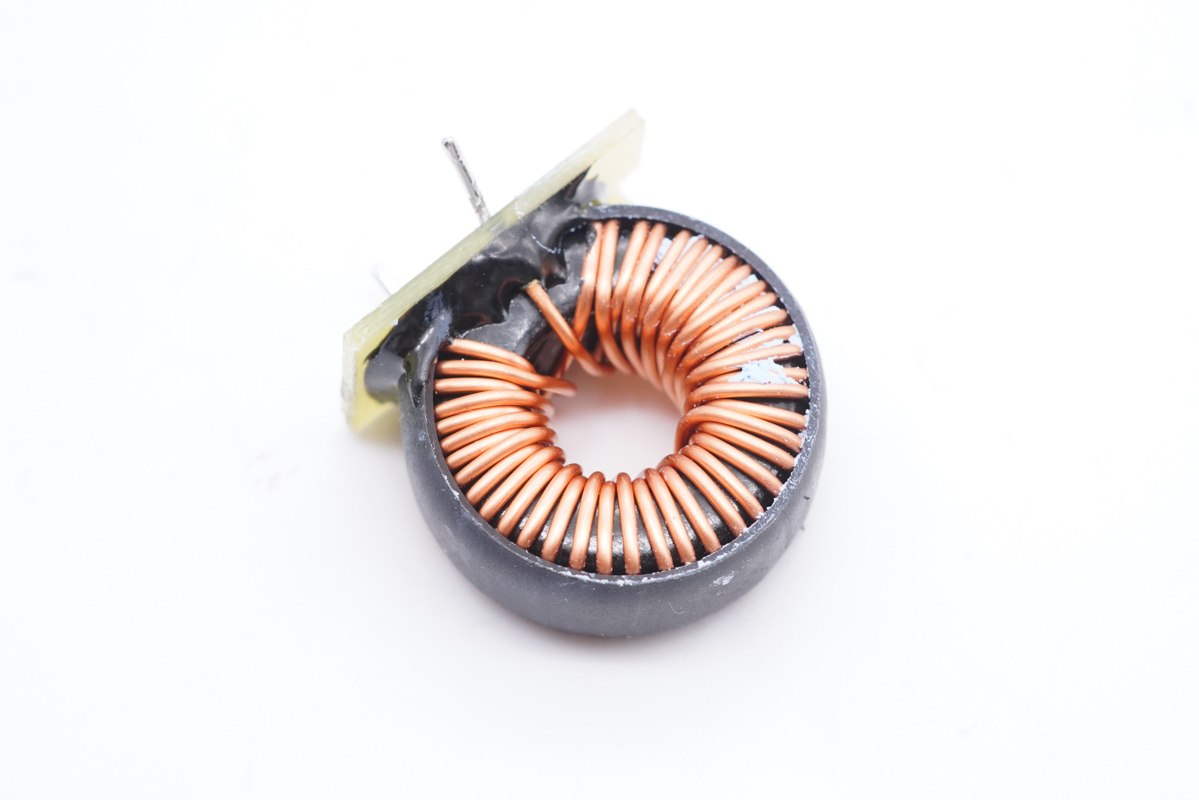 拆解报告：华科生 230W 4C1A氮化镓桌面充GE510-充电头网