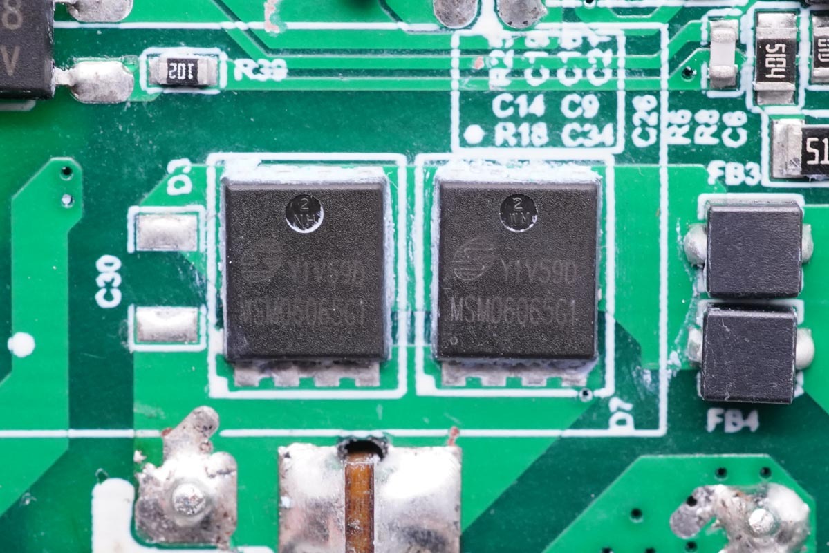拆解报告：华科生 230W 4C1A氮化镓桌面充GE510-充电头网