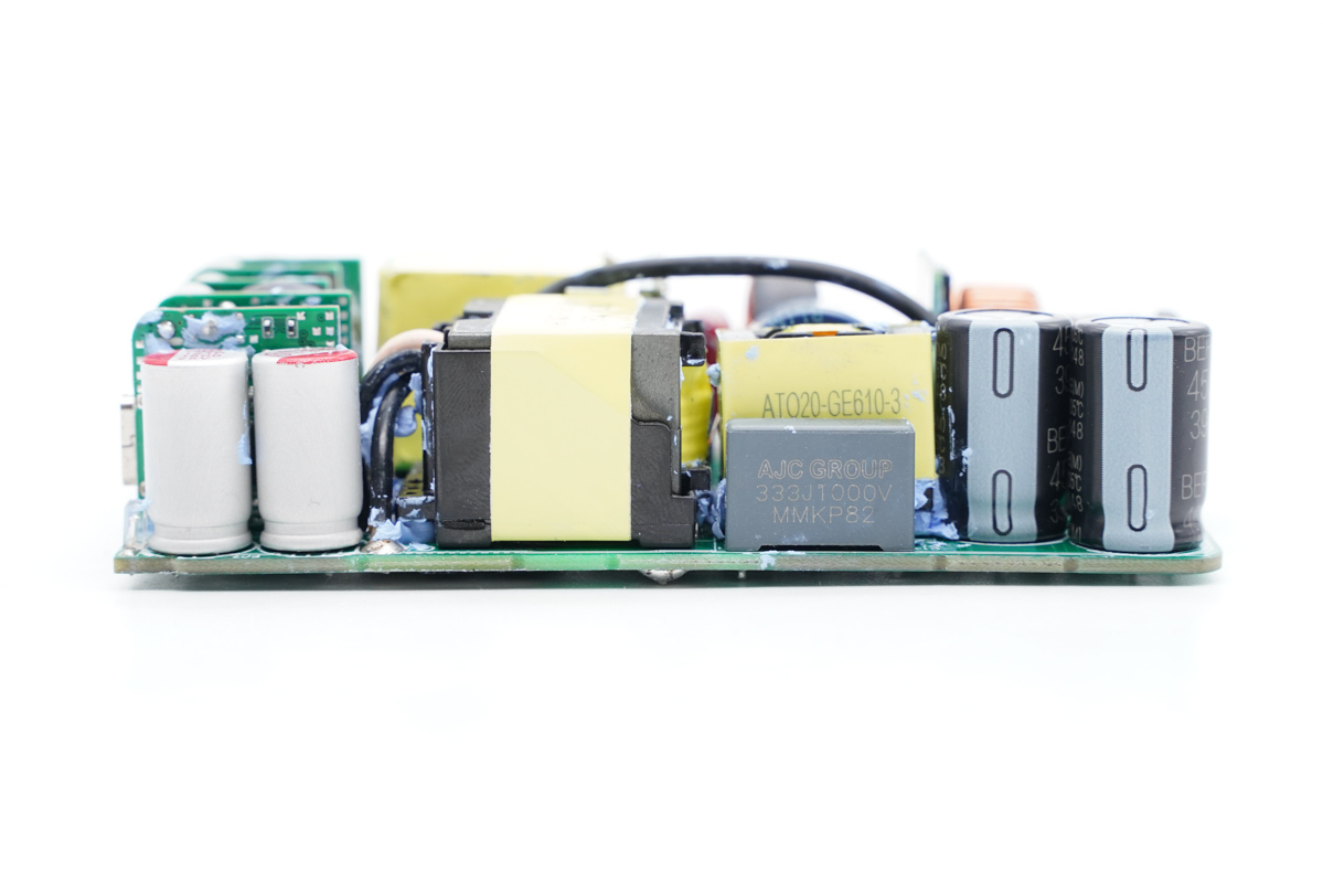 拆解报告：华科生 230W 4C1A氮化镓桌面充GE510-充电头网