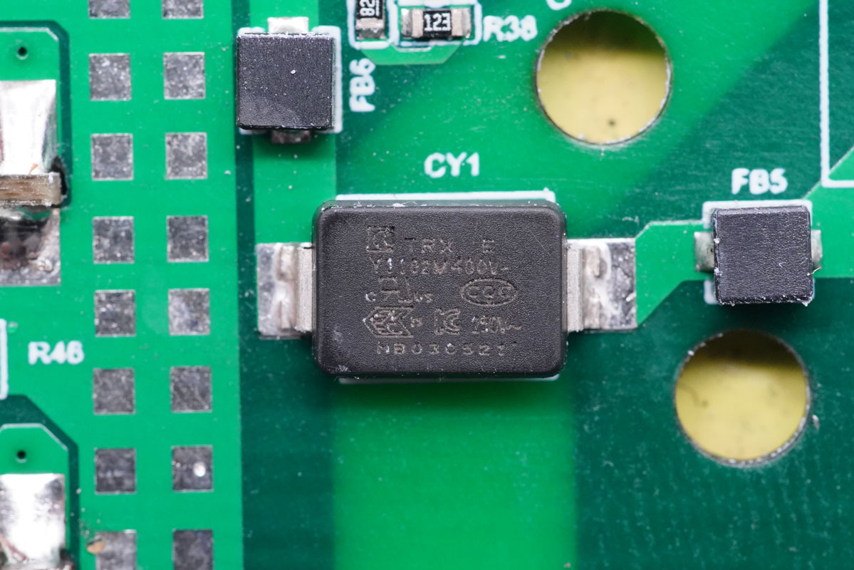 拆解报告：华科生 230W 4C1A氮化镓桌面充GE510-充电头网