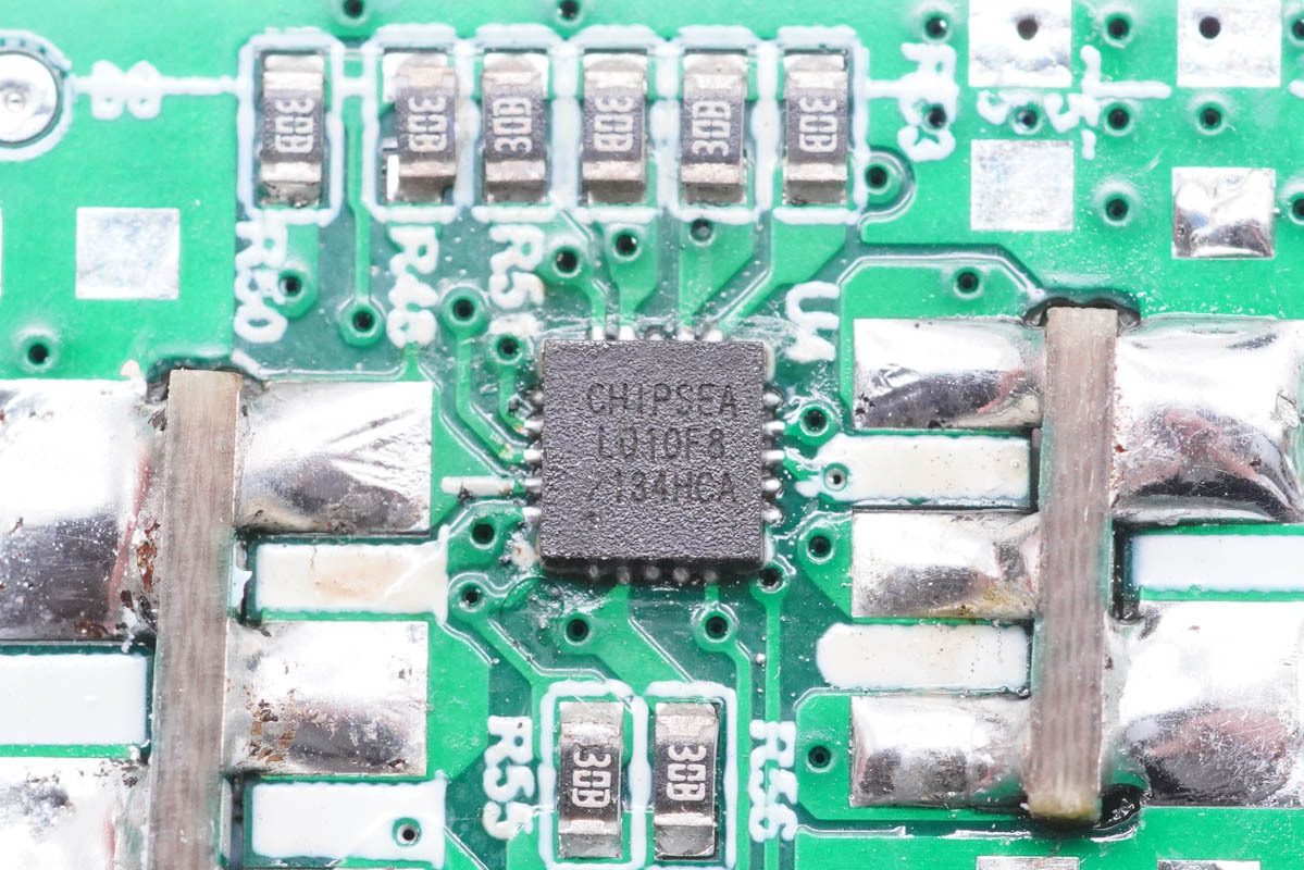 拆解报告：华科生 230W 4C1A氮化镓桌面充GE510-充电头网