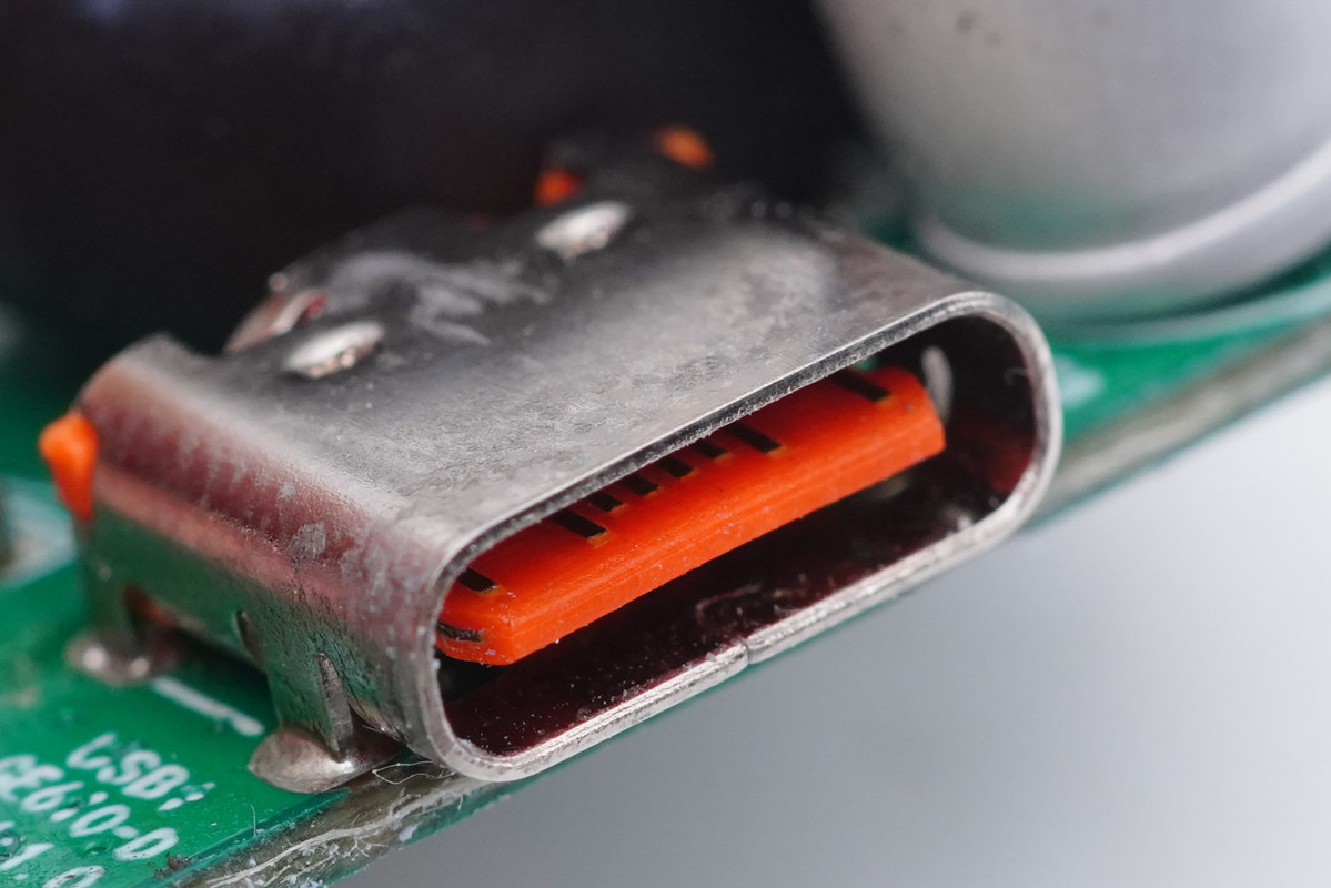 拆解报告：华科生 230W 4C1A氮化镓桌面充GE510-充电头网