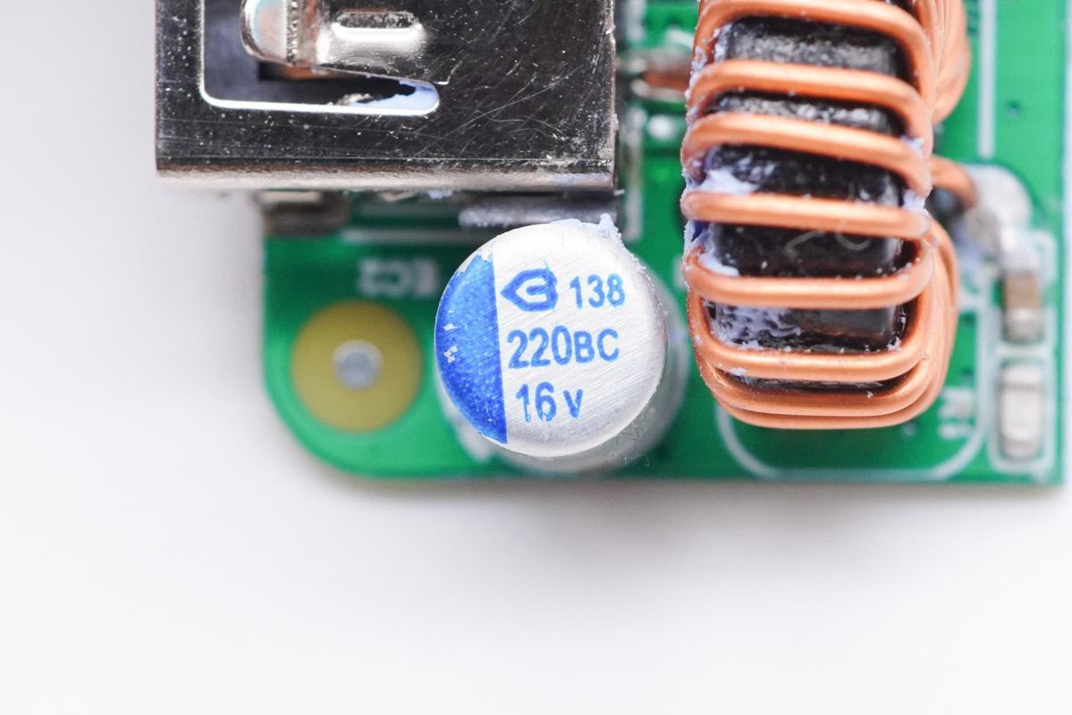 拆解报告：华科生 230W 4C1A氮化镓桌面充GE510-充电头网